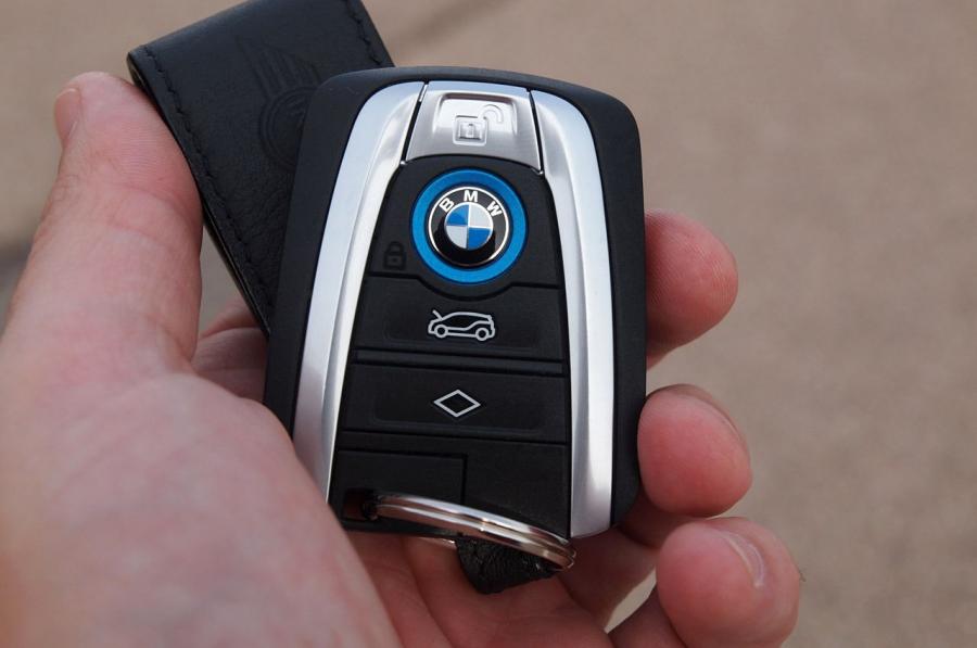  BMW i3 2014 года  (фото 233 из 240)